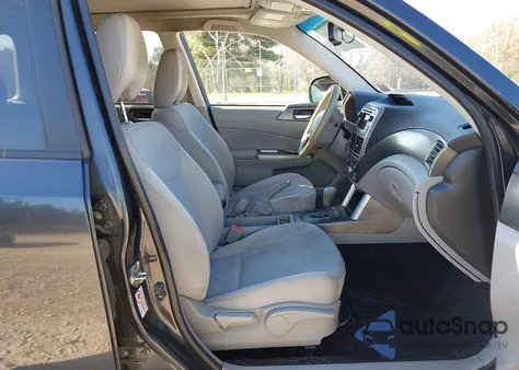 2013 Subaru Forester 2.5X Premium из США, поврежденный, VIN JF2SHADC1DH443701